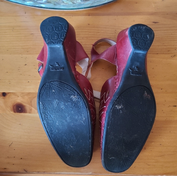 Sandals - Picture 6 of 7